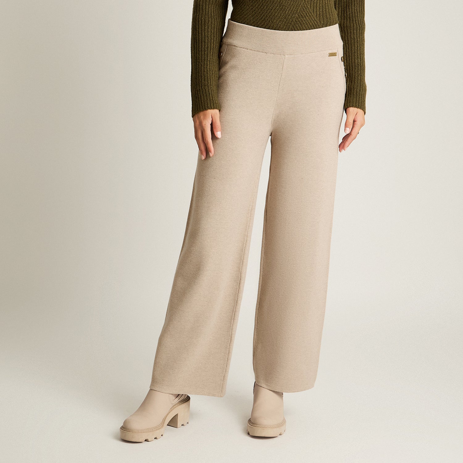 Pantalon Sport Beige Elasticidad Media Sin Forro Calce Normal Tela Tejido